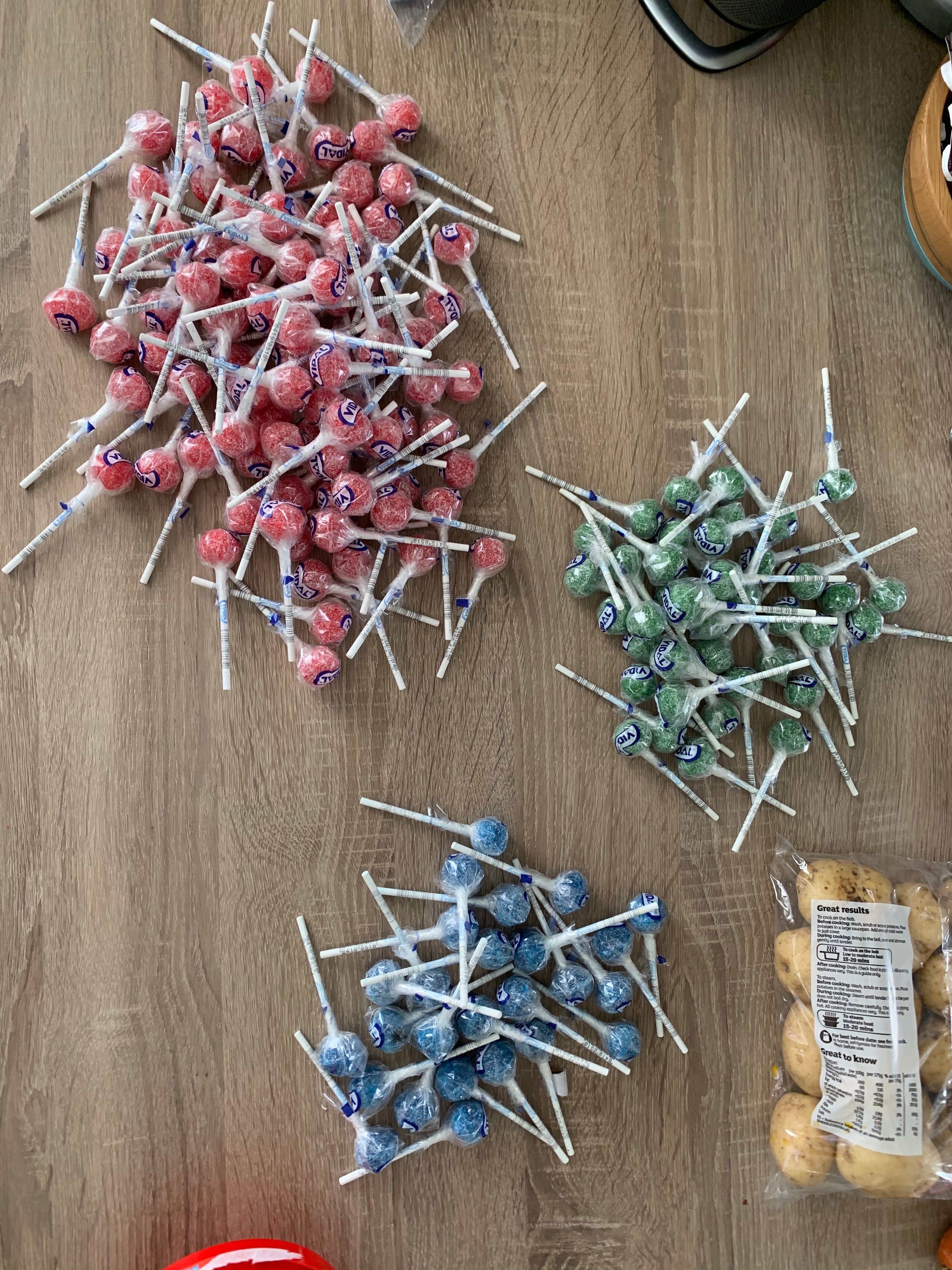 Tongue Painter Lollipops, Pack of 150